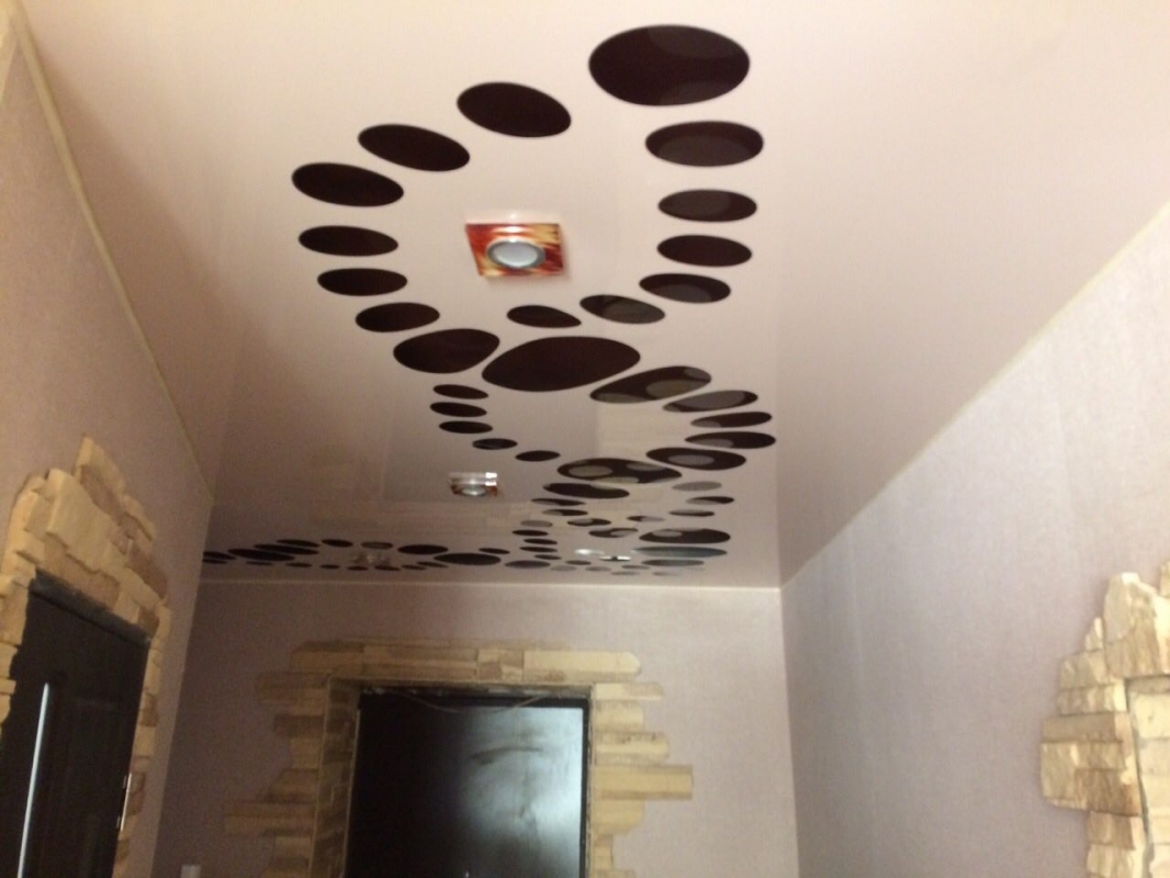 Натяжной потолок с фотопечатью в холл 12м2