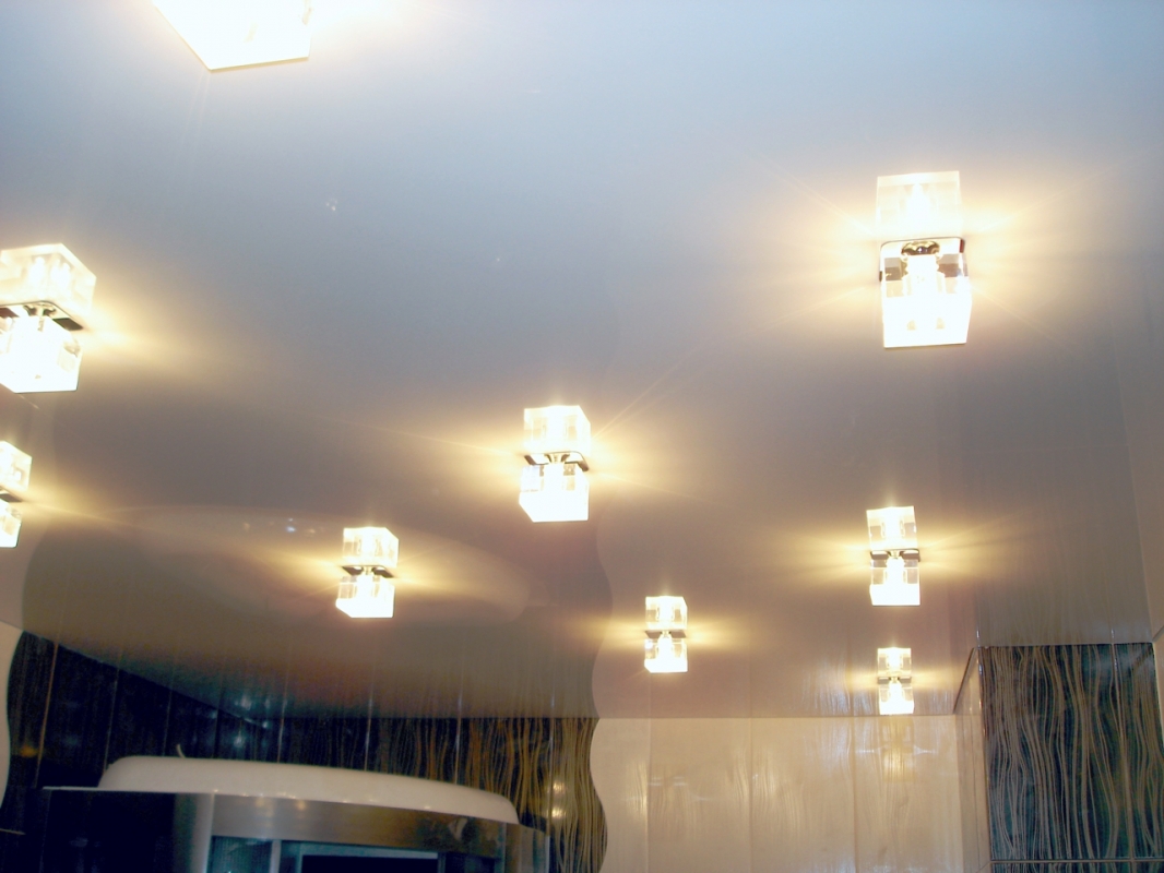 Стоимость потолка с подсветкой 6 м² световые линии