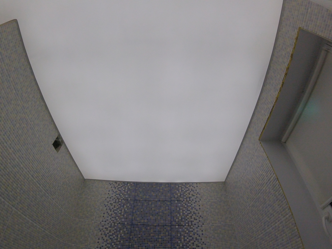 Пример потолка ниша под карниз с подсветкой 15м²